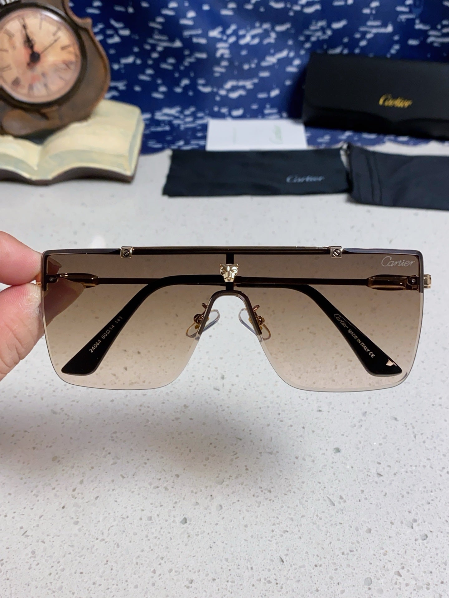 CARTIER 26S SHIELD FRAME IN METAL 441463