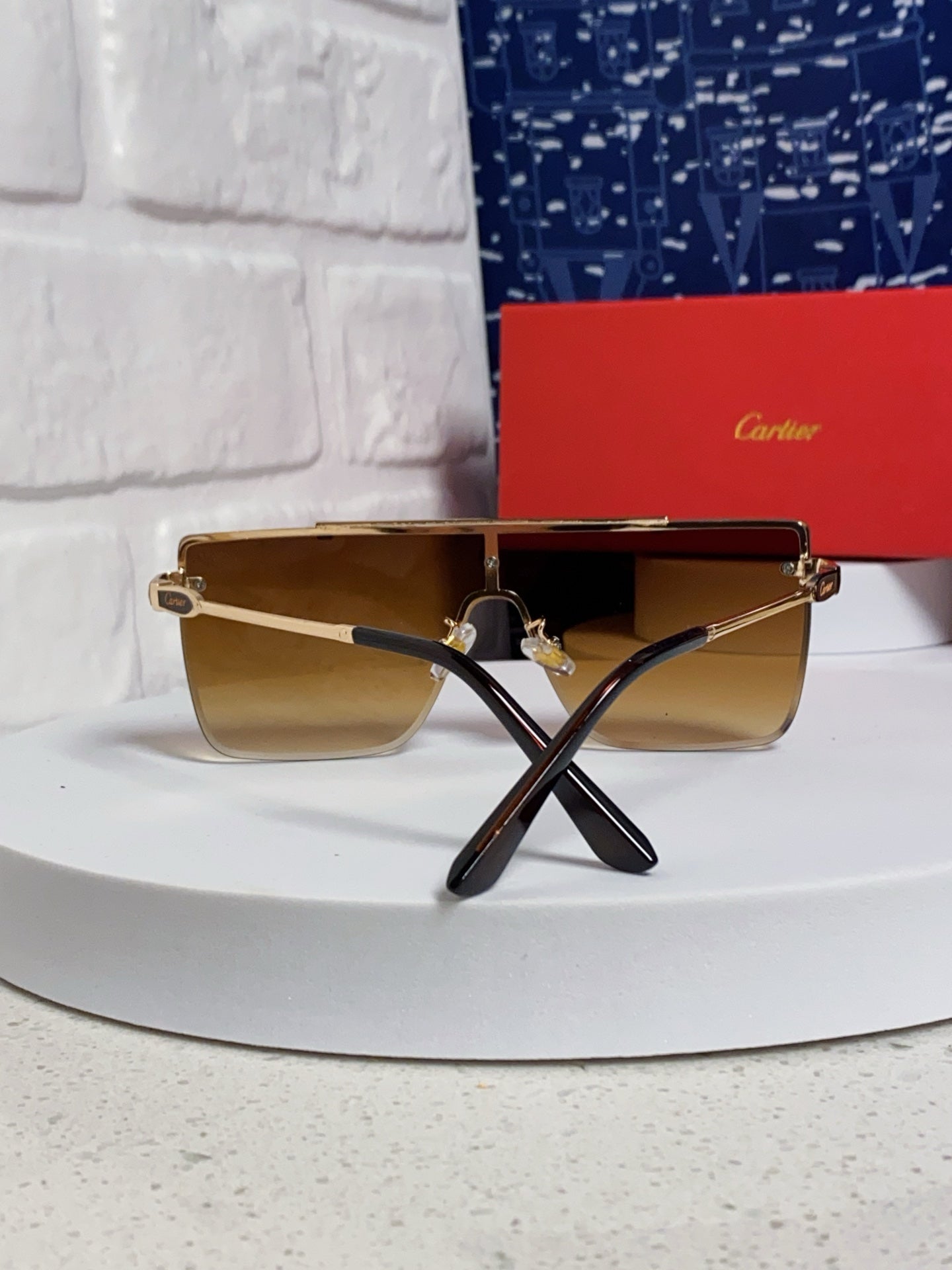 CARTIER 26S SHIELD FRAME IN METAL 441464