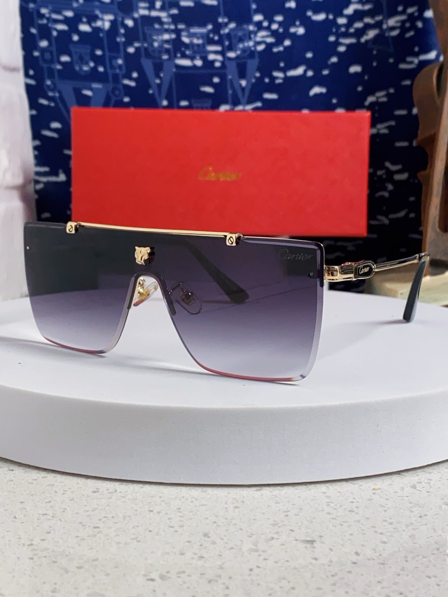 CARTIER 26S SHIELD FRAME IN METAL 441465
