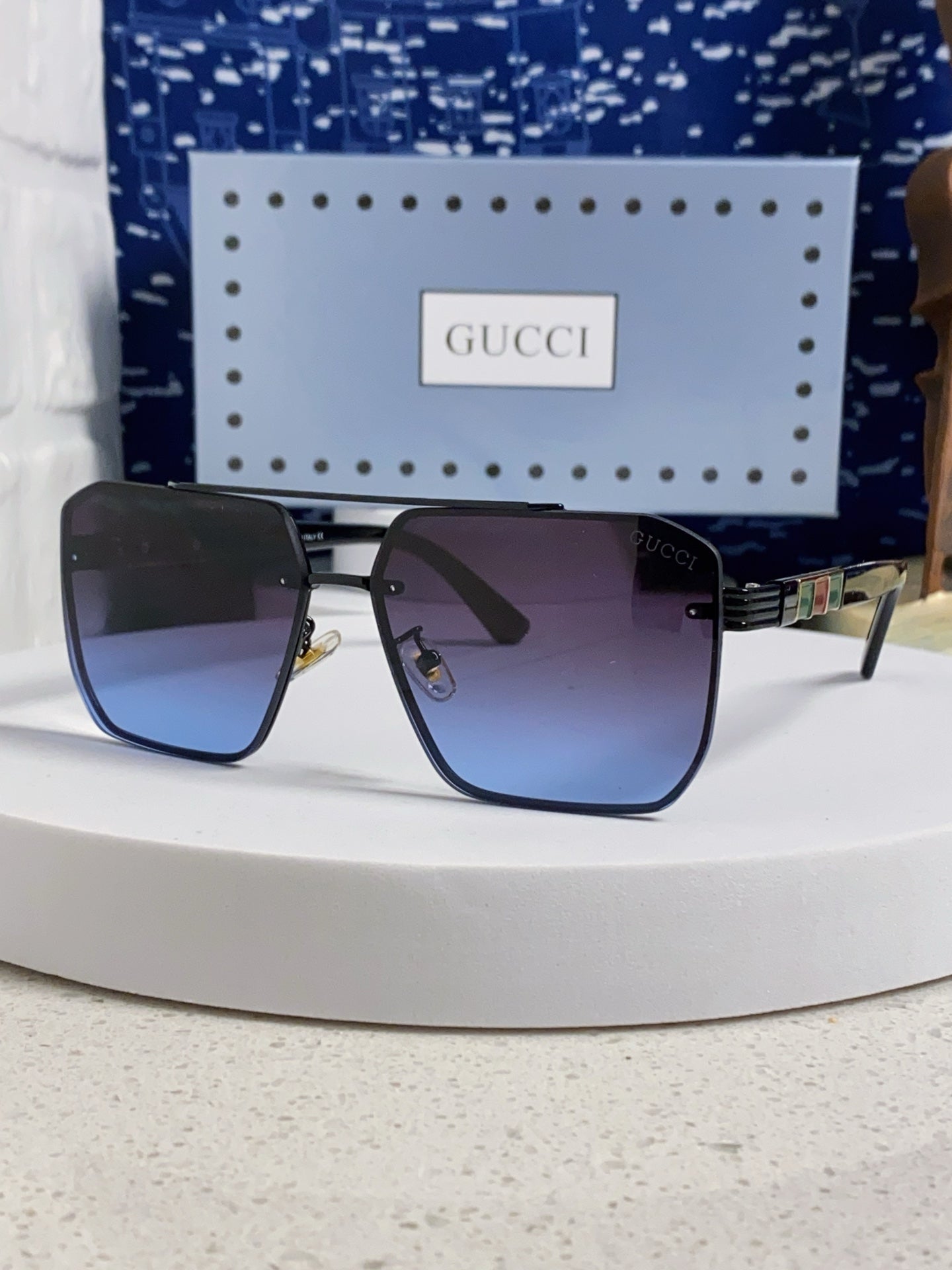 GUCCI 26S SQUARE FRAME IN METAL 420477