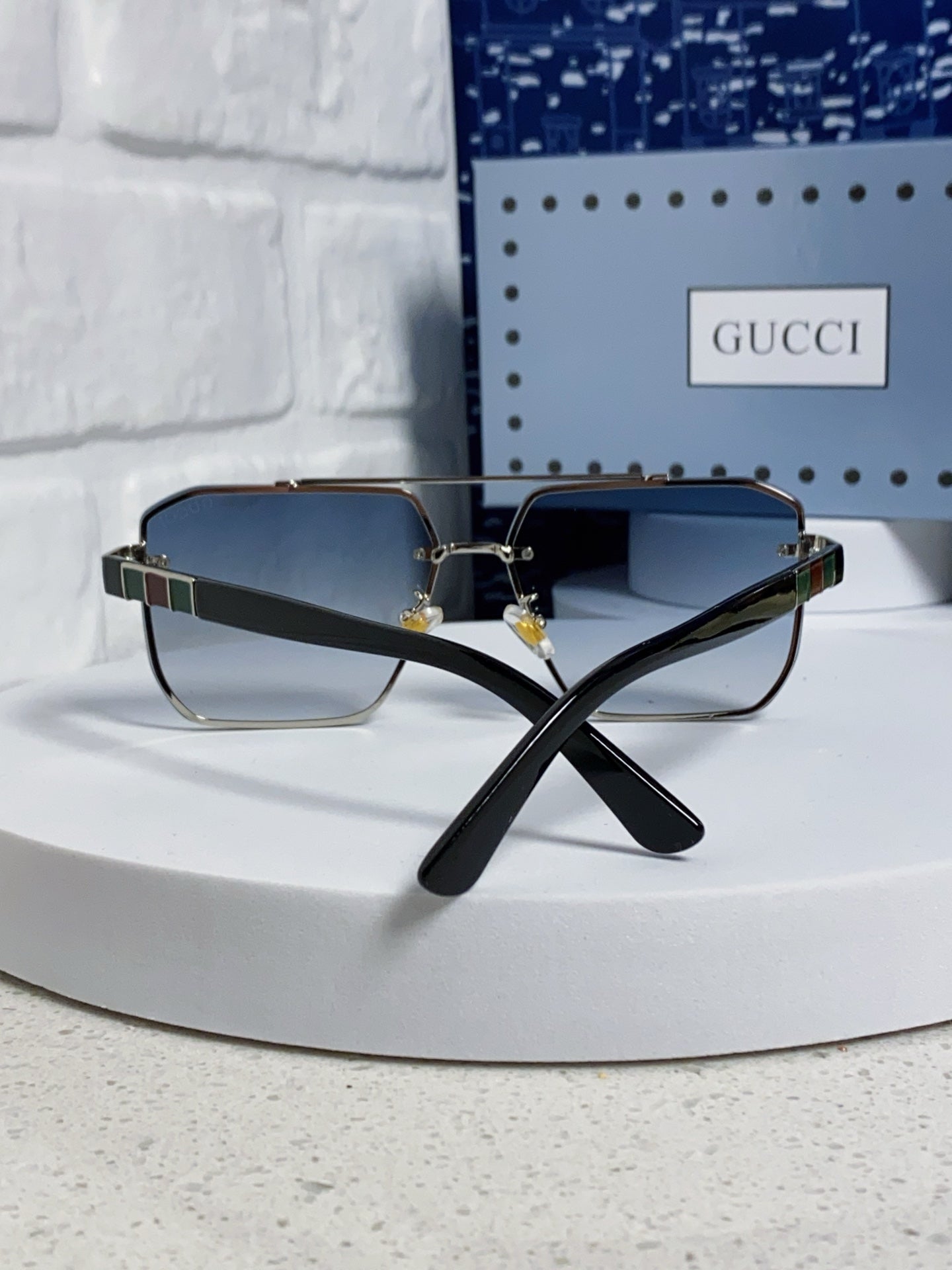 GUCCI 26S SQUARE FRAME IN METAL 420480