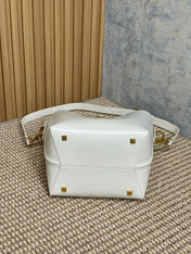 LE 37 MEDIUM BUCKET BAG 25 IN WHITE CALFSKIN GOLD HARDWARE