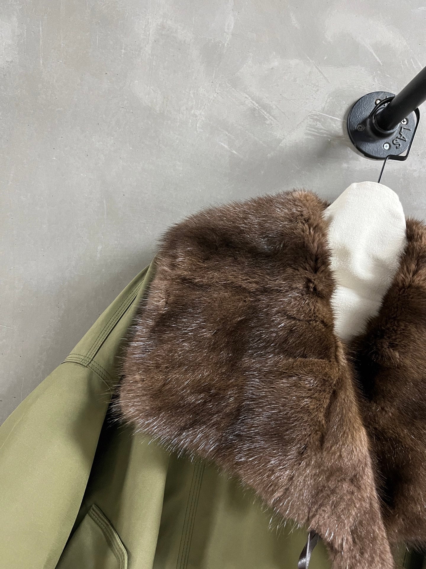 MIUMIU DOWN JACKET STYLE 688