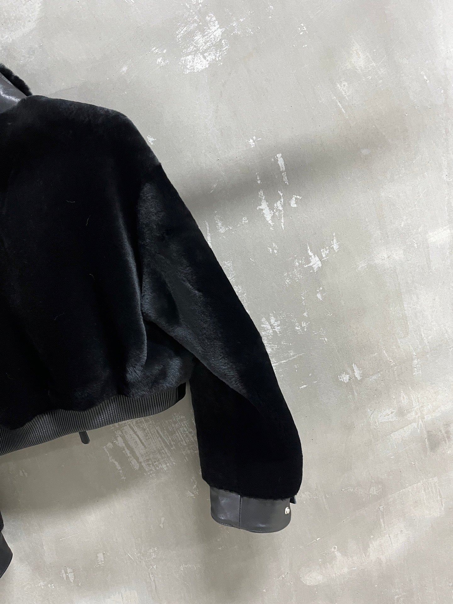 HERMES 26S SHEARLING CROPPED JACKET 836