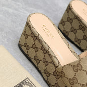 HIGH WEDGE PLATFORM WITH DOUBLE G IN CAMEL BEIGE CANVAS