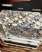 CHANEL 25S SCARF 90 IN SILK 727362