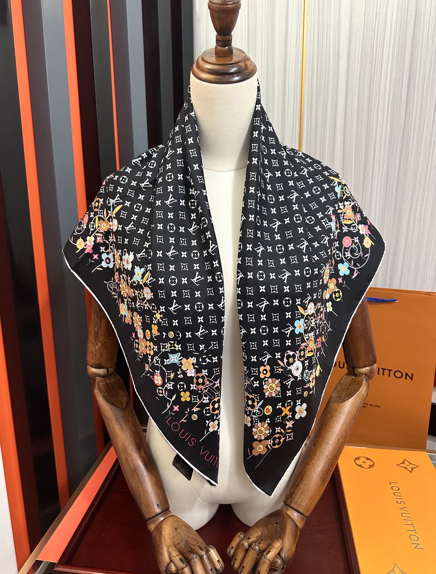 LV SCARF 90 CM IN SILK 730541