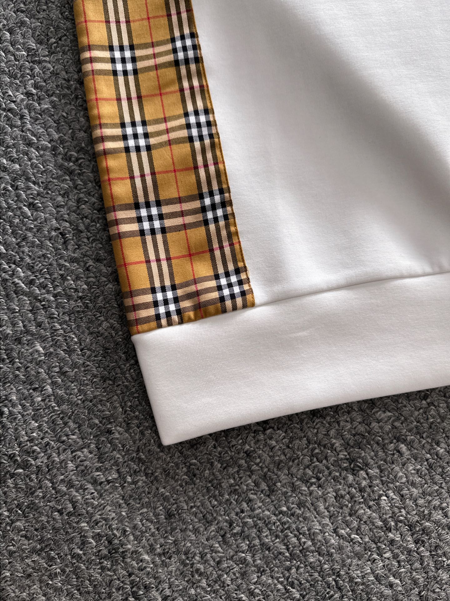 BURBERRY CHECK TRIM COTTON SWEATSHIRT IN WHITE
