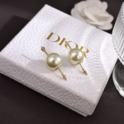 CD 26S DOUBLE PEARL ARROW STUD EARRINGS IN GOLD TONE METAL 631863