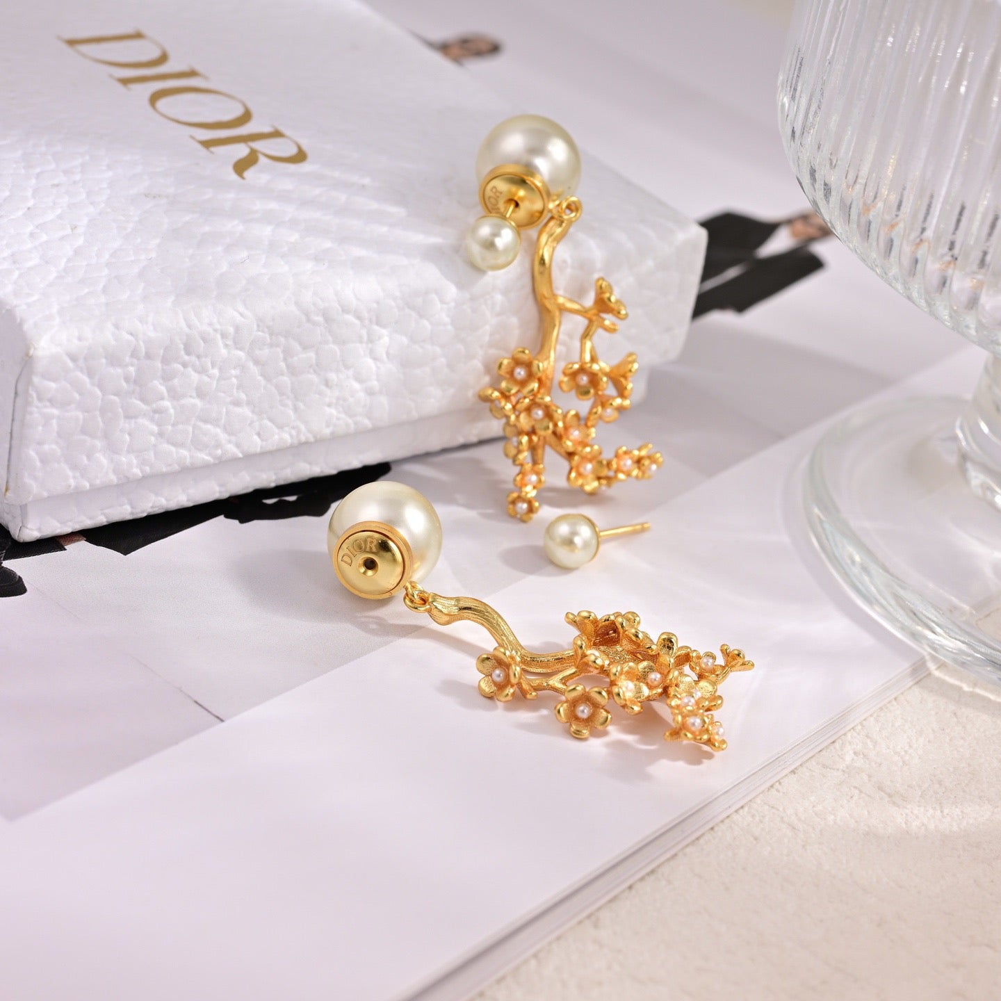 CD 26S DIOR PEARL BLOSSOM BRANCH DROP EARRINGS IN GOLD METAL