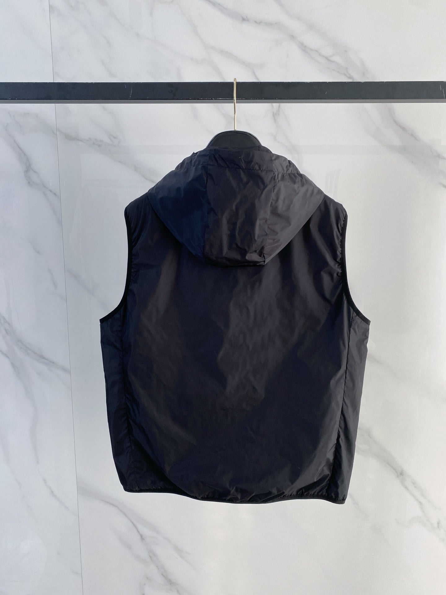 PRADA 26S SLEEVELESS HOODED JACKET 786
