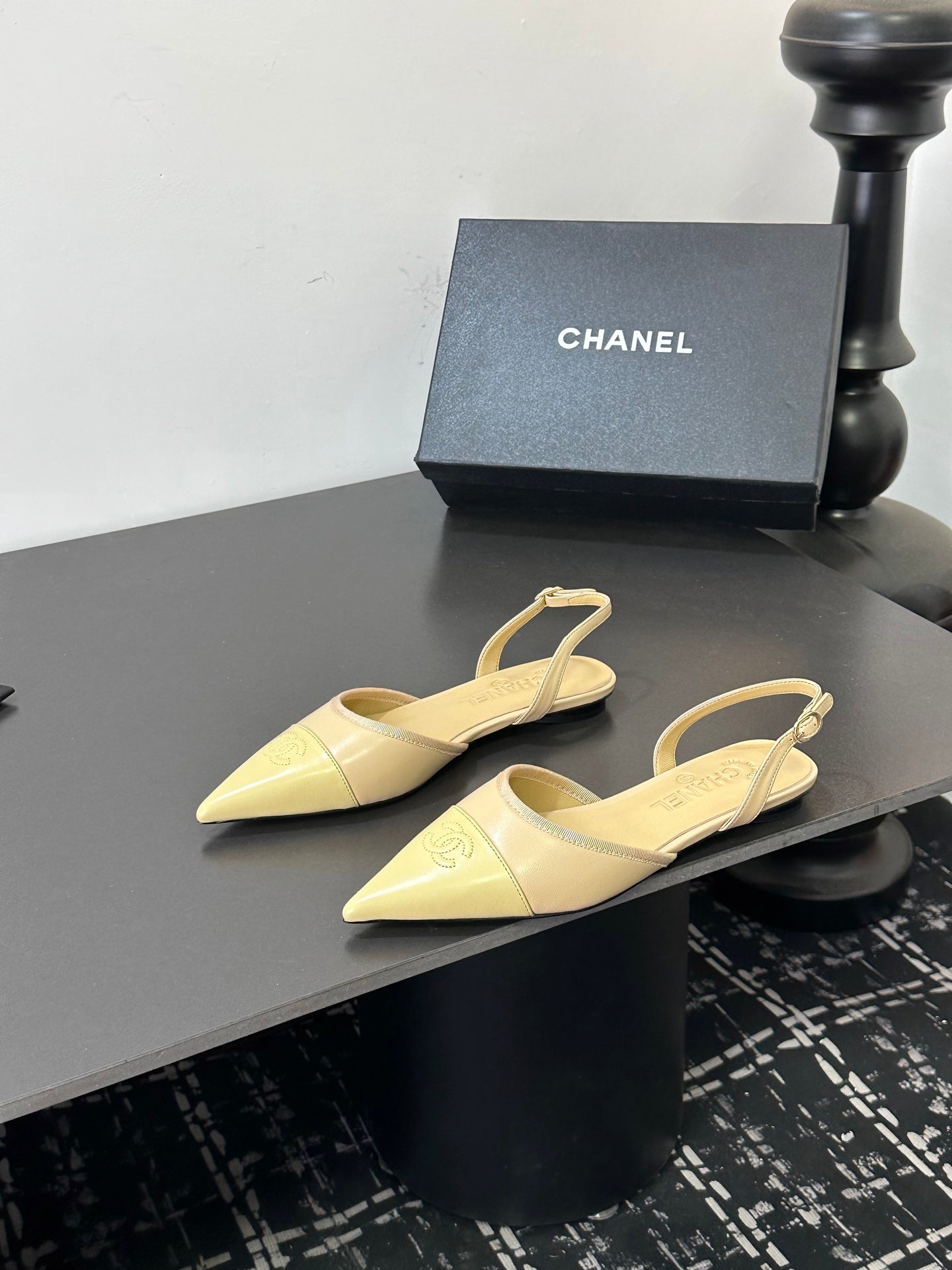 CHANEL 26S SLINGBACK FLATS IN BEIGE AND PASTEL YELLOW LAMBSKIN