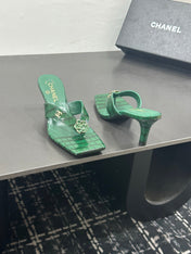 CHANEL 26S HIGH-HEEL THONG SANDALS IN GREEN PATENT CROCODILE-EMBOSSED