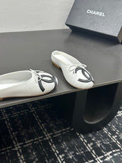 CHANEL 26S BALLET FLATS IN WHITE CALFSKIN WITH BLACK CC LOGO