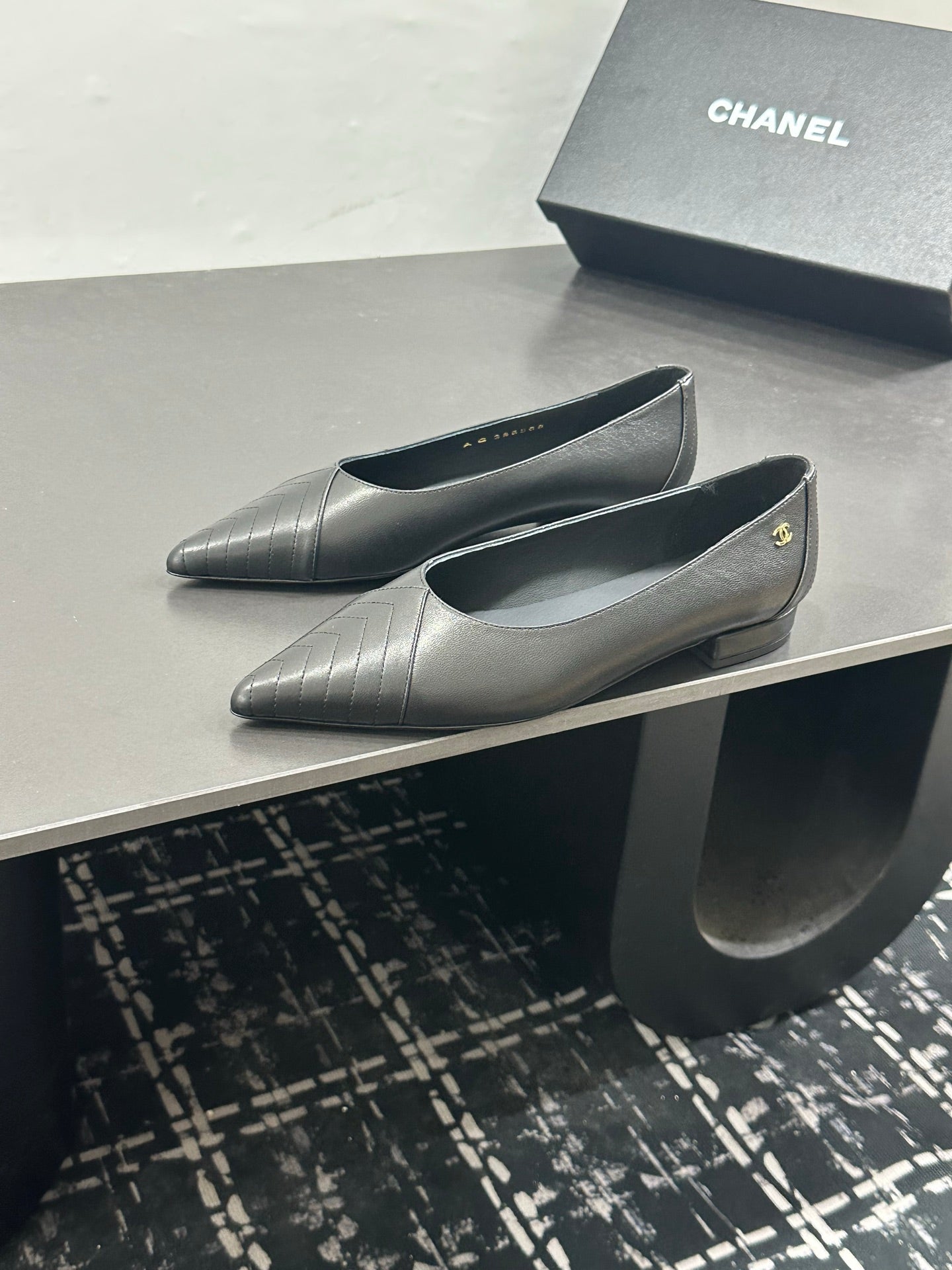 CHANEL 26S FLAT SHOES IN BLACK LAMBSKIN