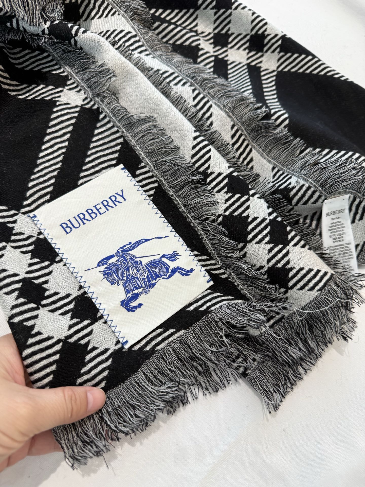 BURBERRY 26S SCARF 200CM IN SILK WOOL 171752