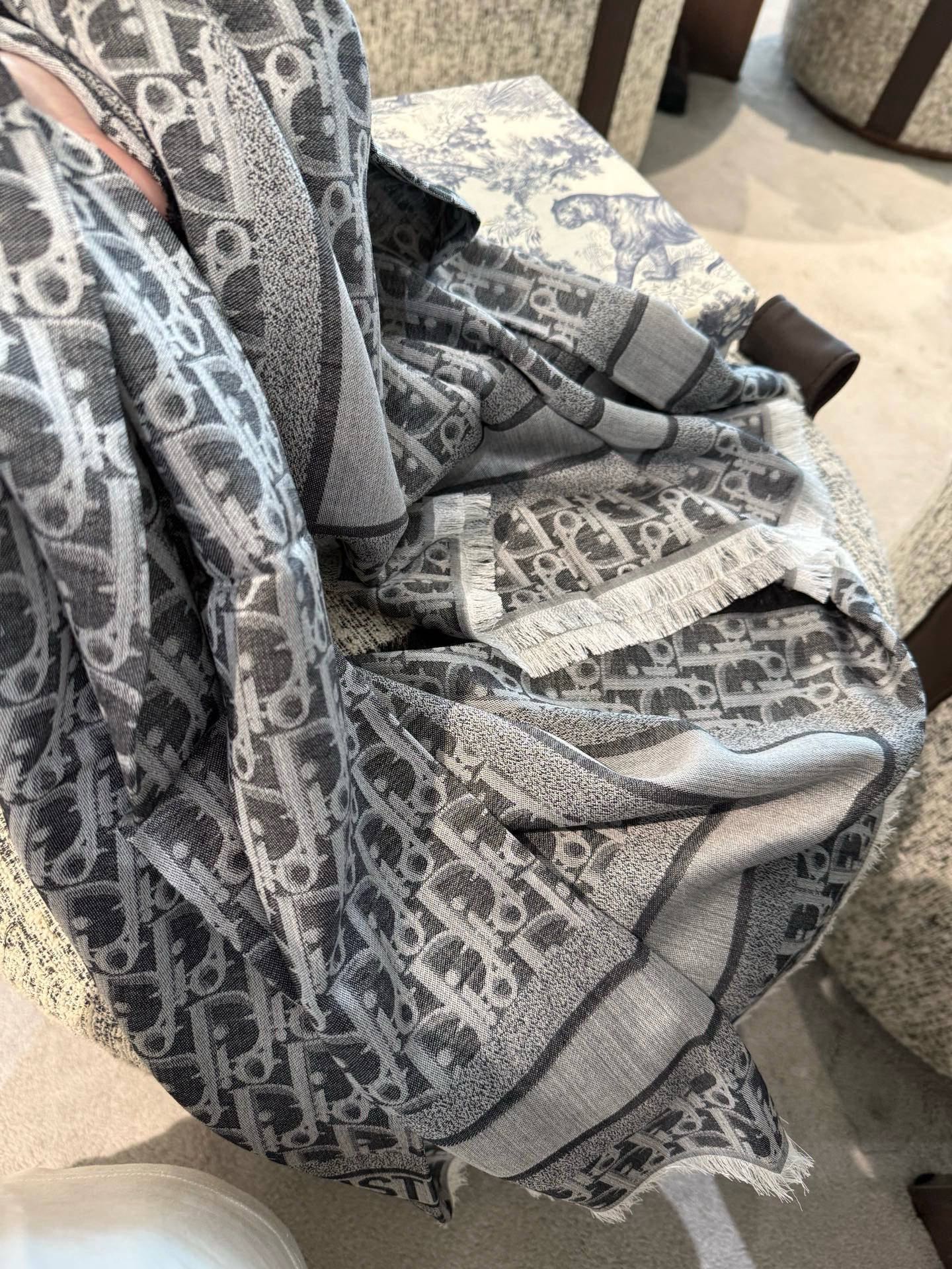 DIOR 26S SCARF 140CM IN SILK & CASHMERE 299997