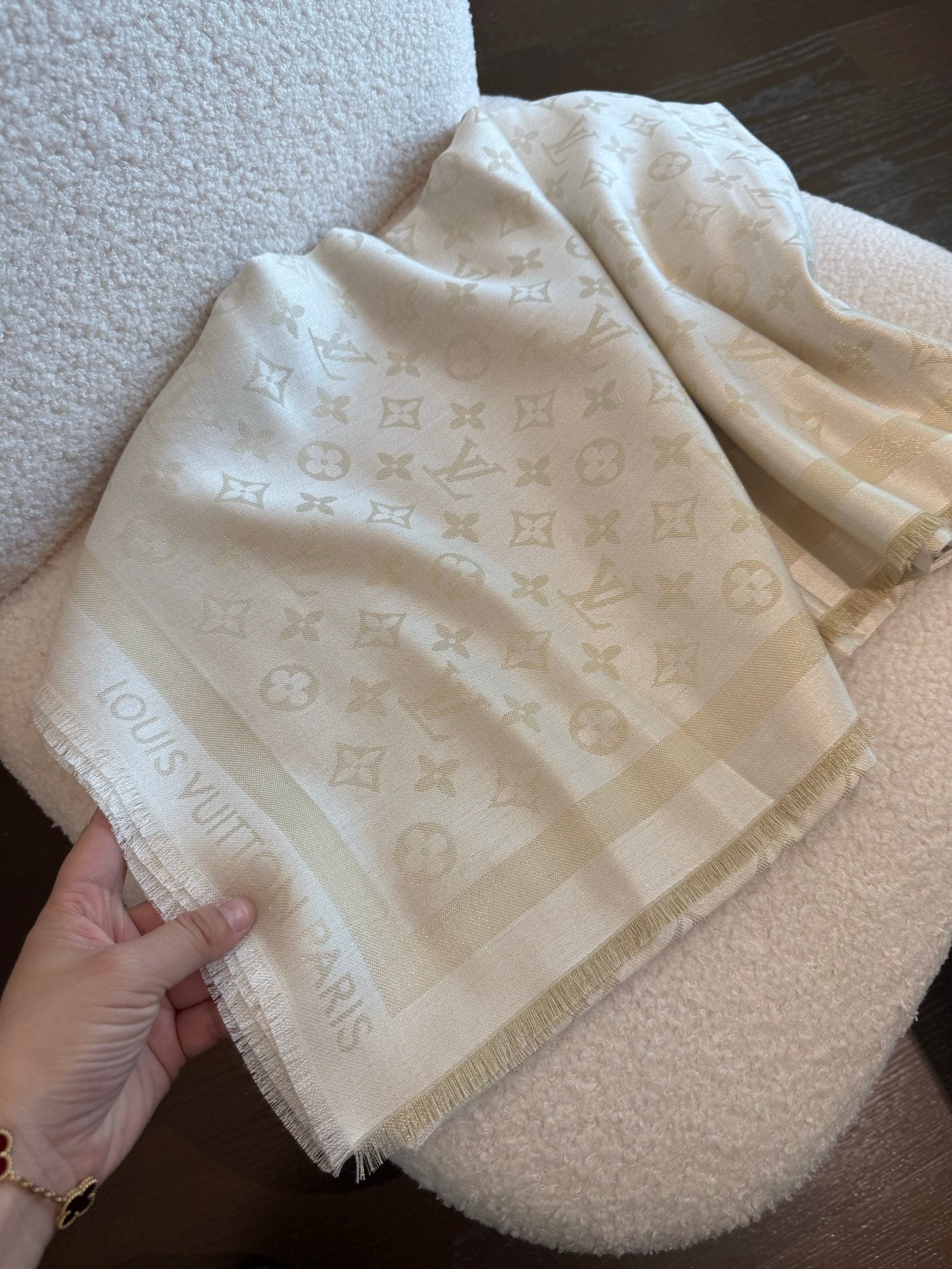 LV 26S SCARF 140 IN CASHMERE 318384