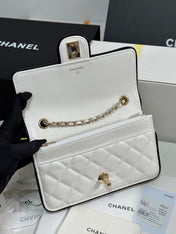 QUILTED FLAP BAG WITH BLACK TRIM 19 IN WHITE LAMBSKIN