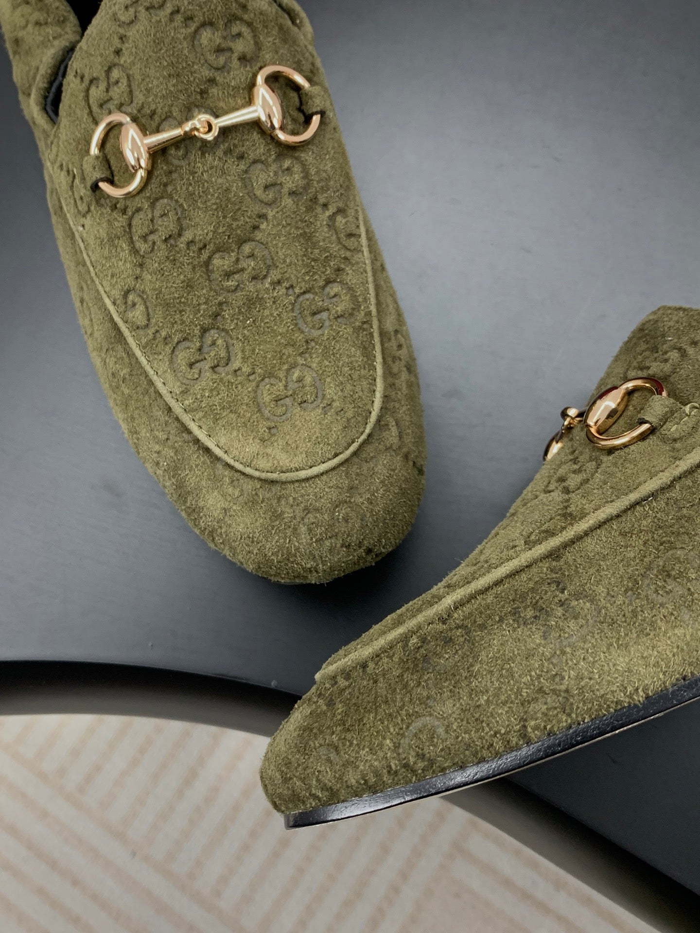 GUCCI 26S LOAFERS IN MOSS GREEN SUEDE WITH GOLD HARDWARE