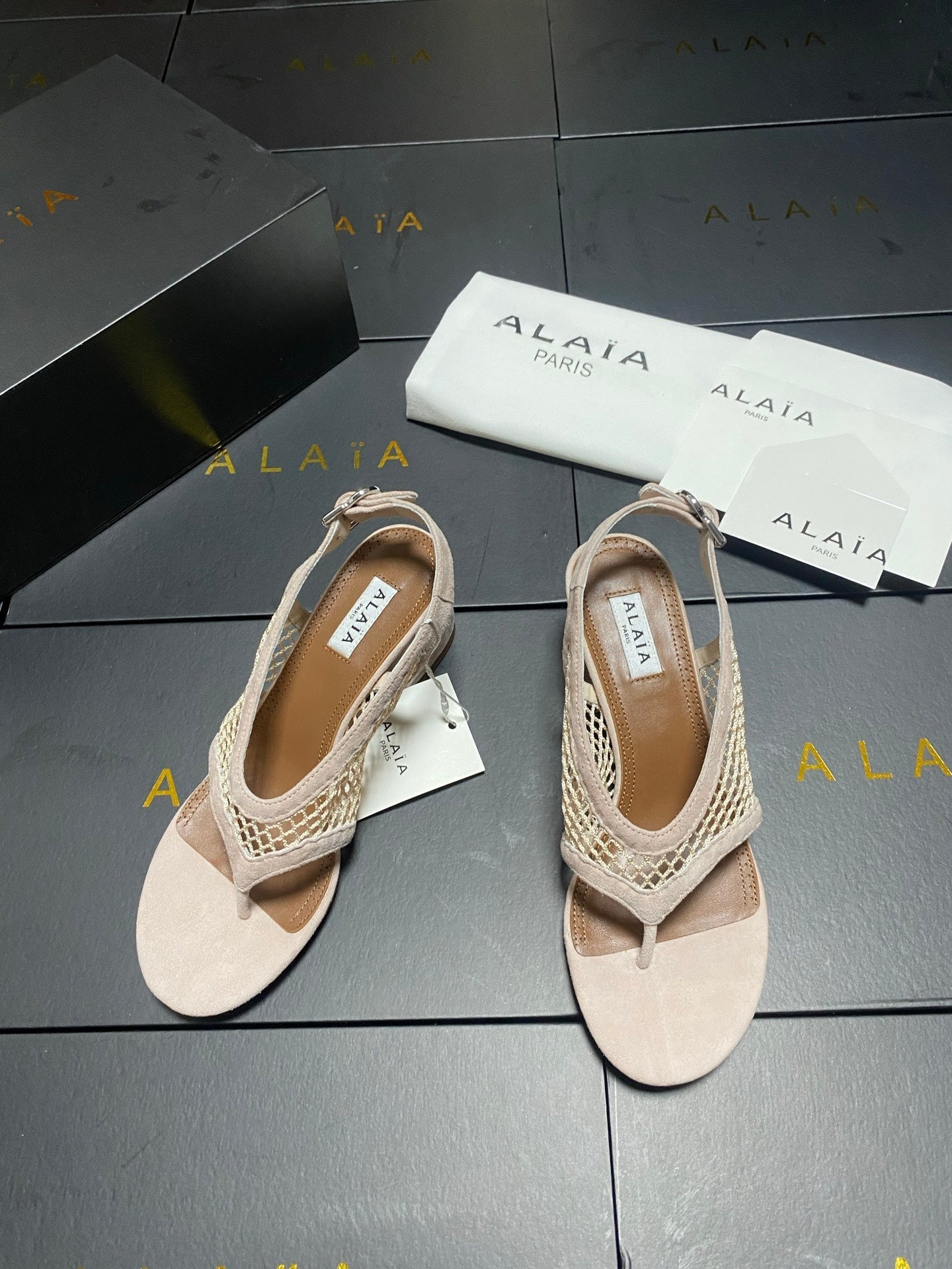 ALAIA 26S MESH THONG HEELS 55 MM IN BEIGE SUEDE