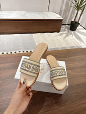 DWAY SLIDES IN BEIGE AND GRAY TECHNICAL FABRIC