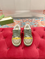 GUCCI 26S SCREENER SNEAKER IN OLIVE GREEN SUEDE AND BEIGE CANVAS