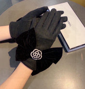 GLOVES IN BLACK WOOL WITH LARGE BOW 464996
