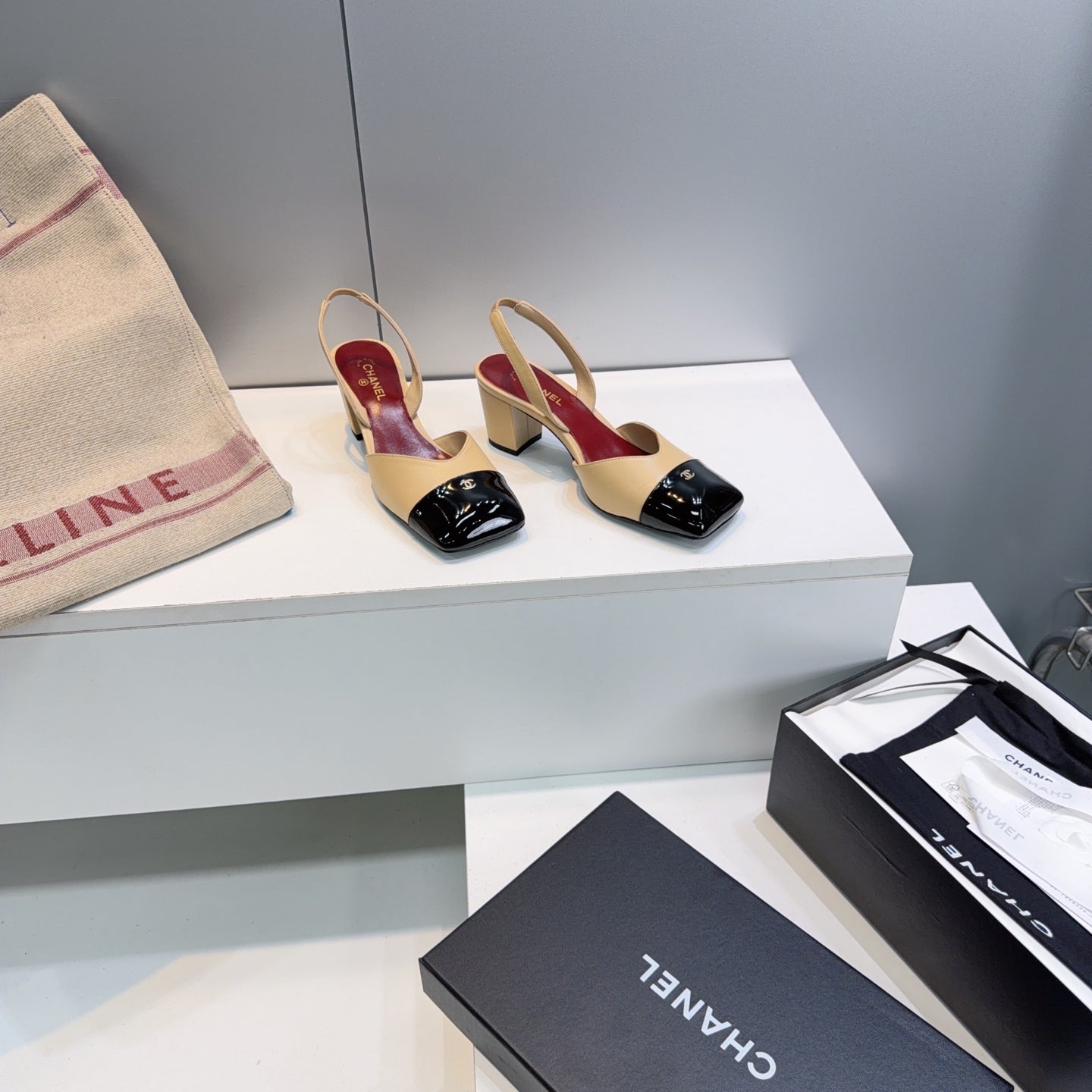 CHANEL 26S SLINGBACK 55 MM IN BEIGE LAMBSKIN WITH BLACK CAP TOE