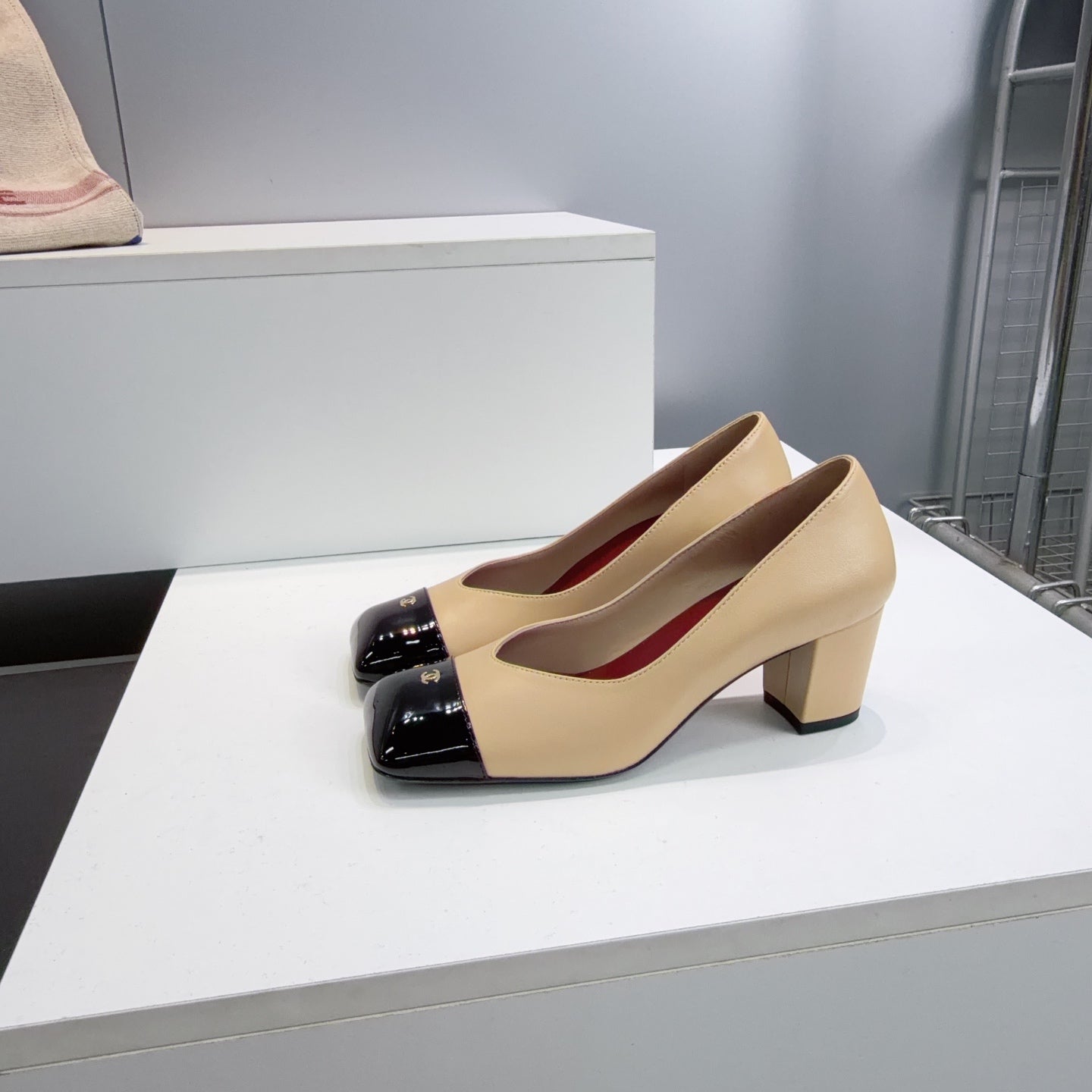 CHANEL 26S SQUARE-TOE HIGH HEELS 55 MM IN BEIGE LAMBSKIN WITH BLACK CAP TOE