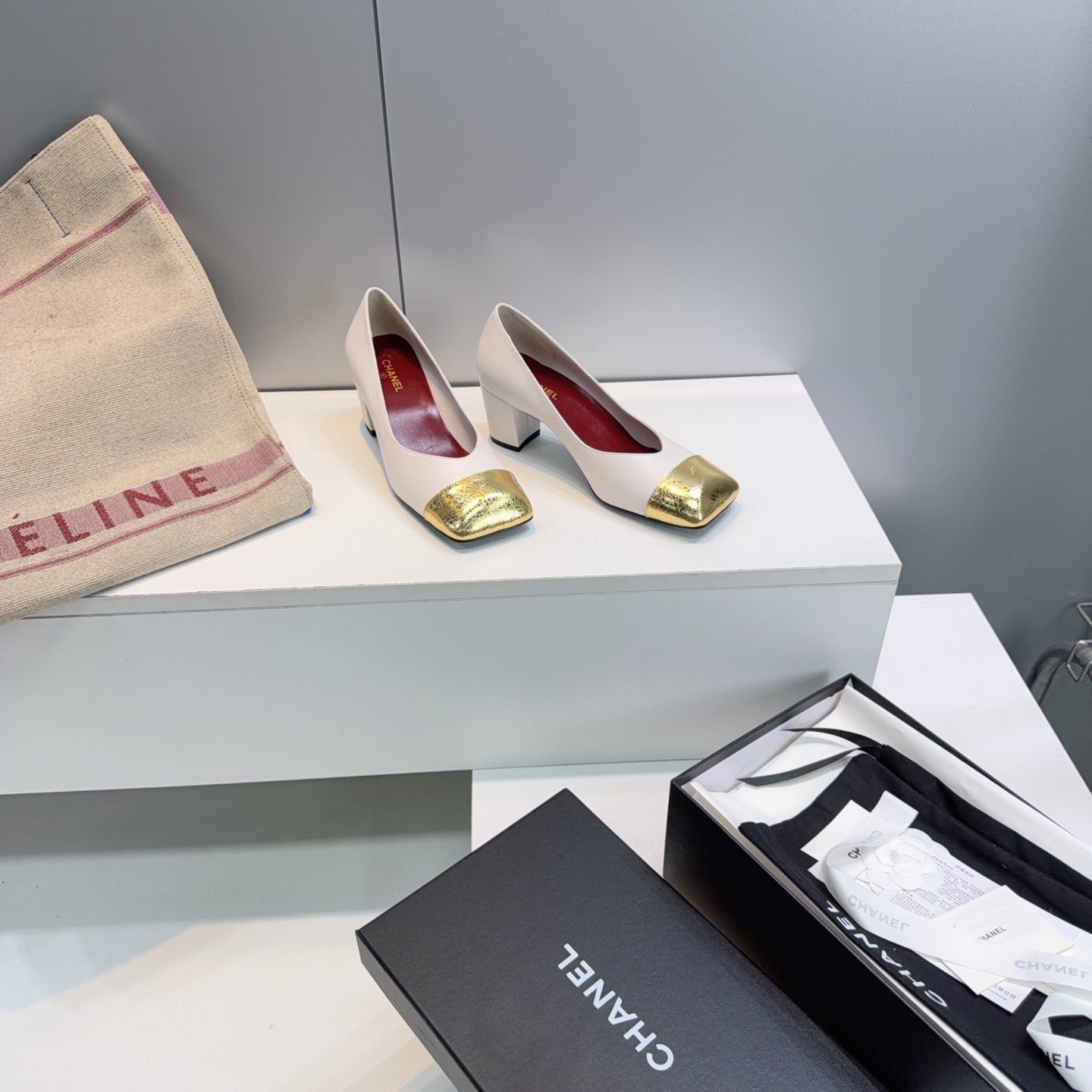 CHANEL 26S SQUARE-TOE HIGH HEELS 55 MM IN WHITE LAMBSKIN WITH GOLD CAP TOE