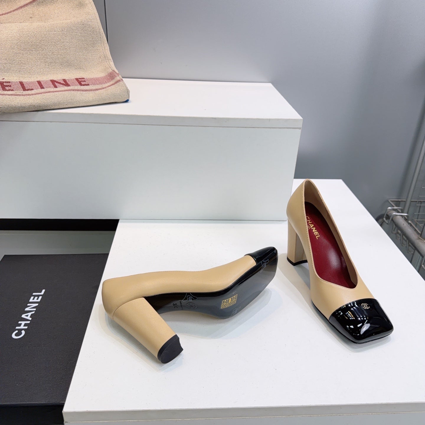 CHANEL 26S SQUARE-TOE HIGH HEELS 95 MM IN BEIGE LAMBSKIN WITH BLACK CAP TOE