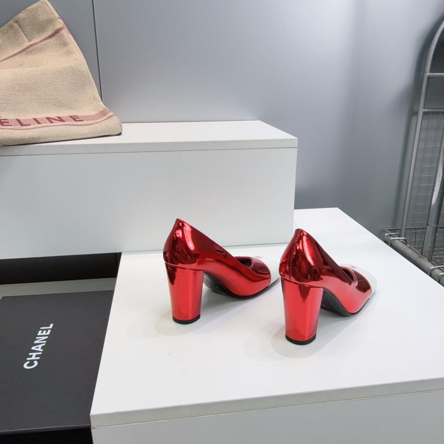 CHANEL 26S SQUARE-TOE HIGH HEELS 95 MM IN RED GLOSSY LAMBSKIN WITH WHITE CAP TOE