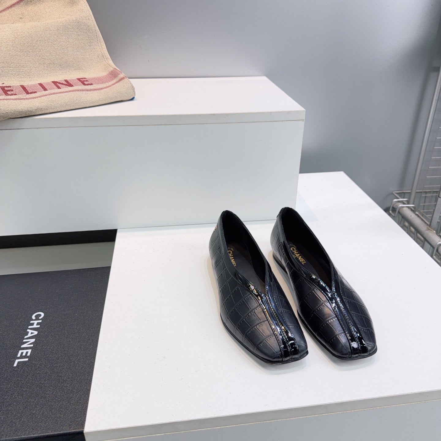 CHANEL 26S SQUARE-TOE FLATS IN BLACK CROCODILE-EMBOSSED LAMBSKIN