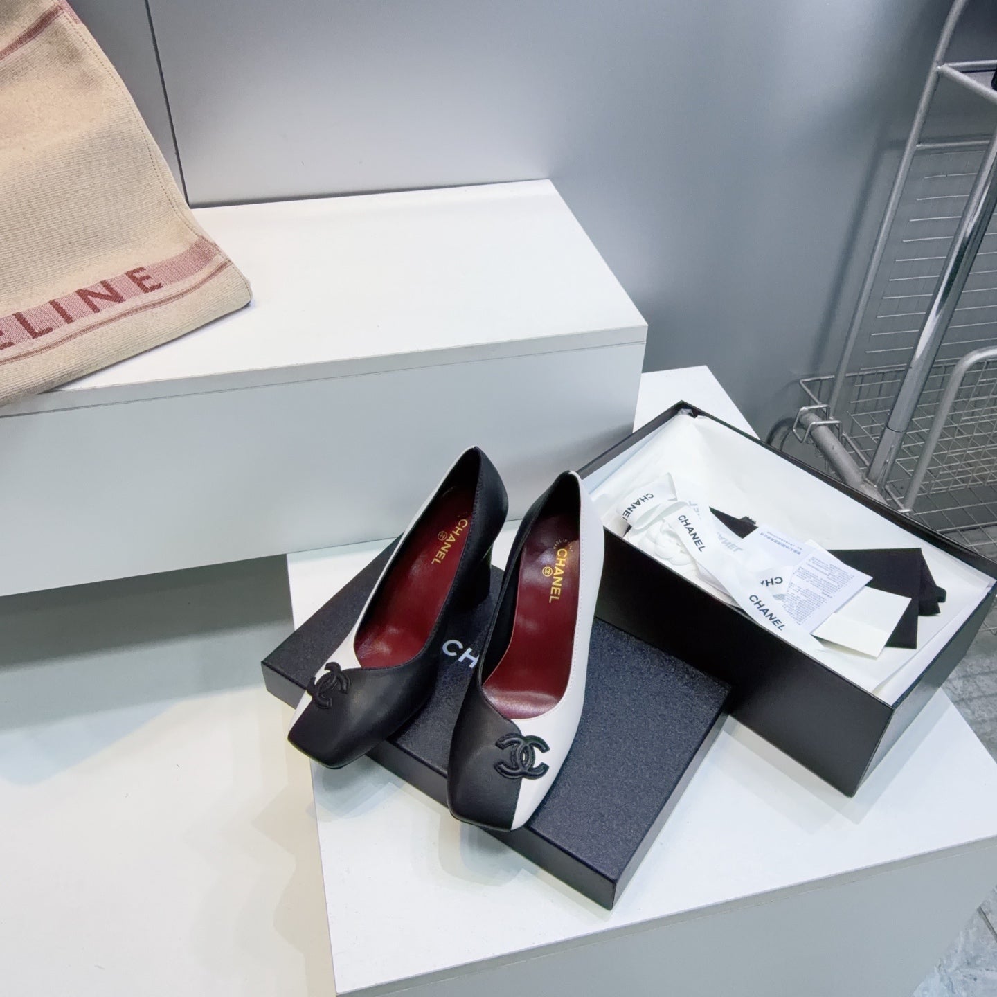 CHANEL 26S SQUARE-TOE HIGH HEELS 95 MM IN BLACK AND WHITE LAMBSKIN