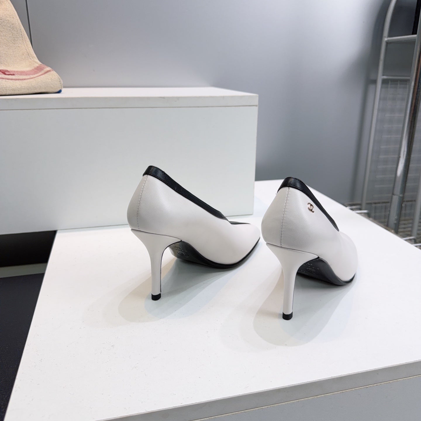 CHANEL 26S HIGH HEELS 100 MM IN WHITE CALFSKIN