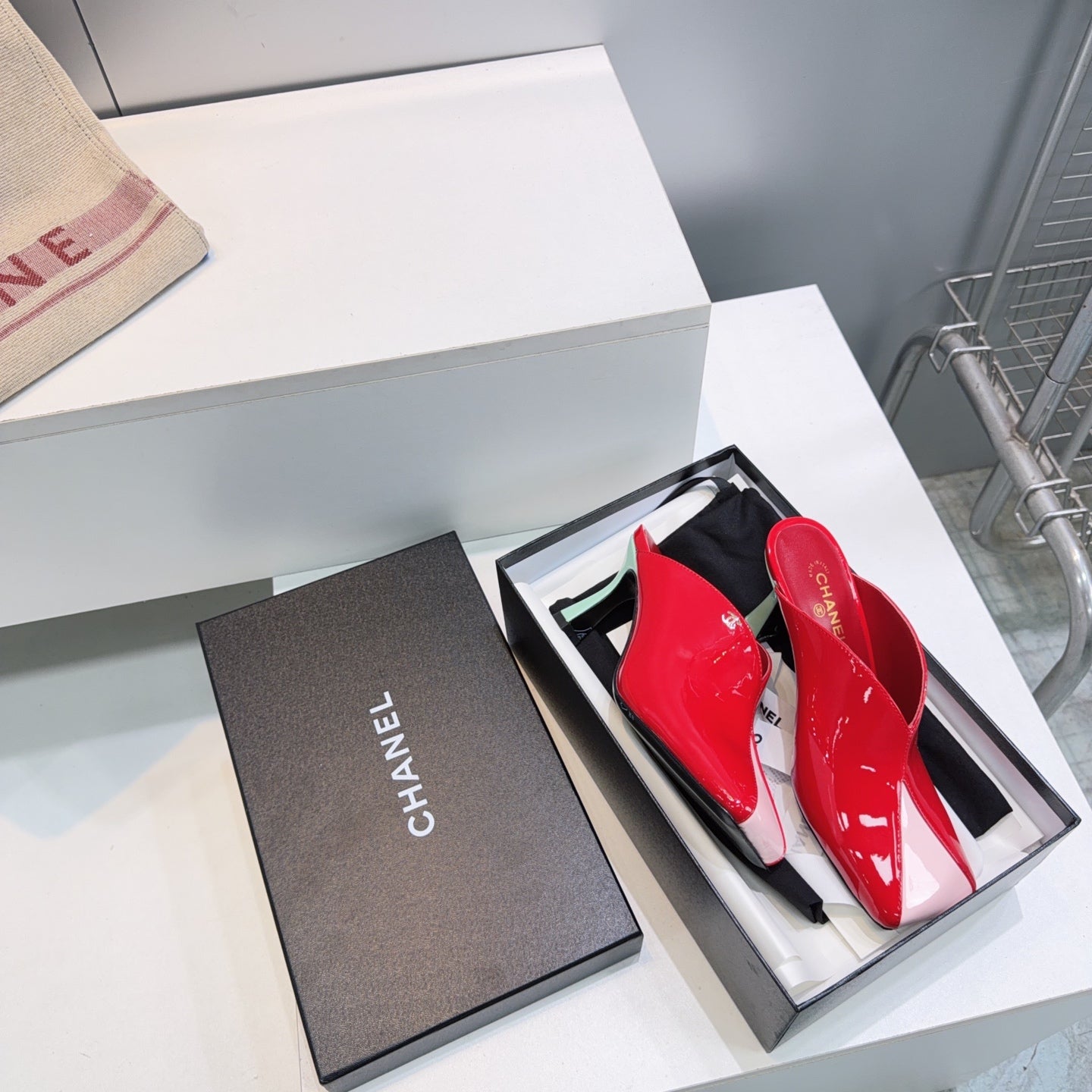 CHANEL 26S HIGH-HEEL MULES 70 MM IN PINK AND RED LAMBSKIN