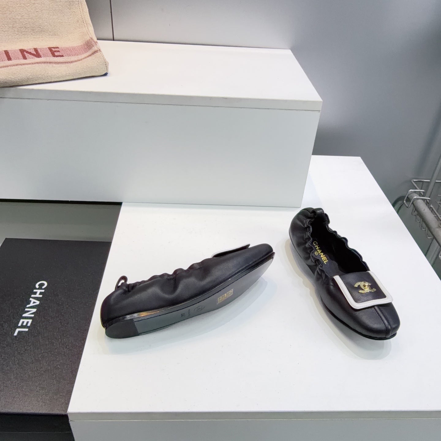CHANEL 26S BALLERINA FLATS IN BLACK WITH WHITE TRIM LAMBSKIN