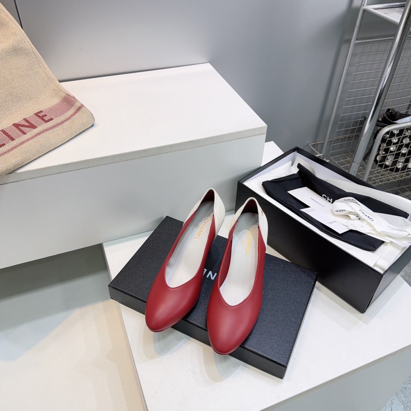 CHANEL 26S HIGH HEEL PUMPS 85 MM IN RED AND WHITE CALFSKIN