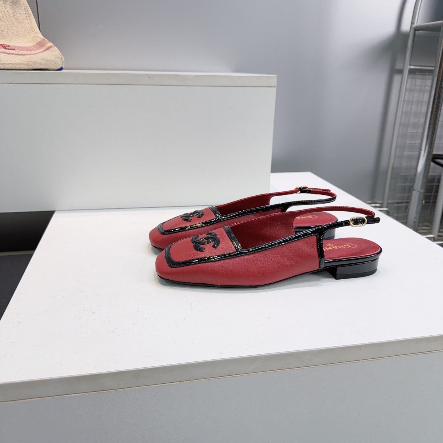 CHANEL 26S SLINGBACK FLATS IN RED CALFSKIN WITH BLACK PATENT