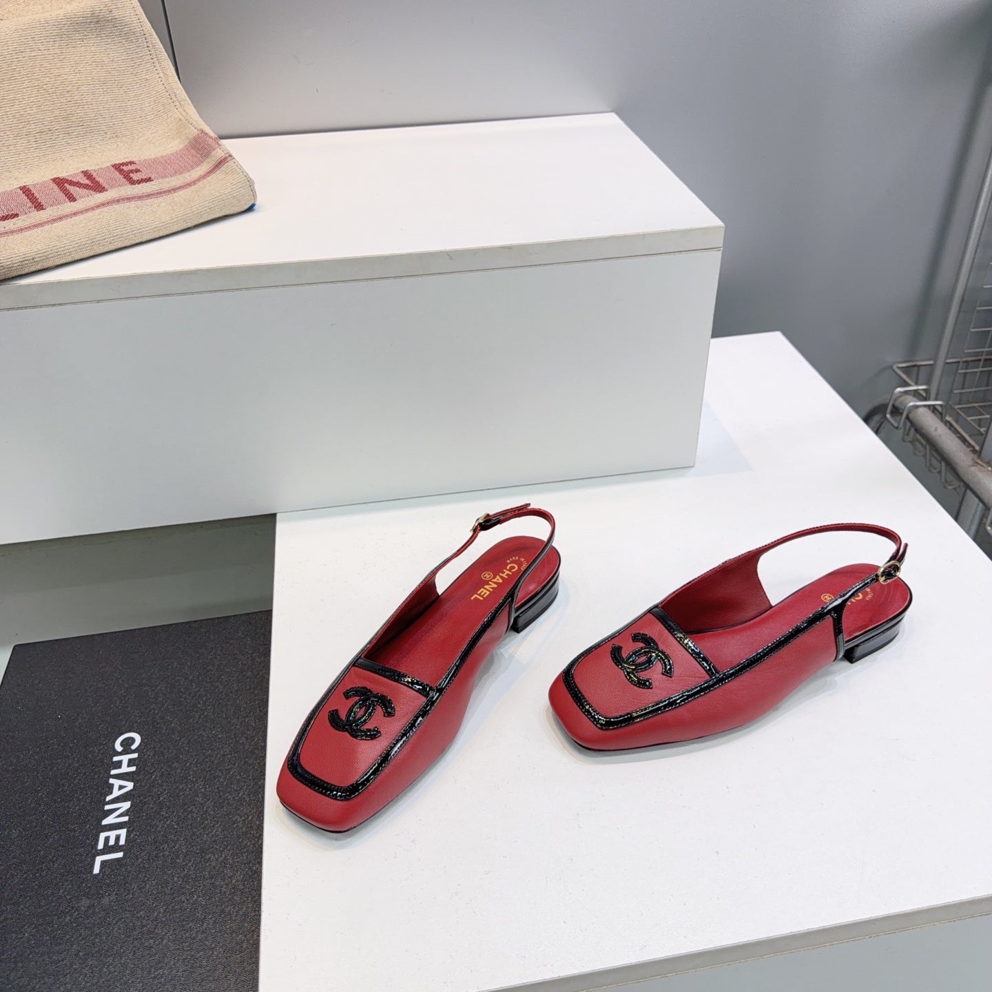 CHANEL 26S SLINGBACK FLATS IN RED CALFSKIN WITH BLACK PATENT