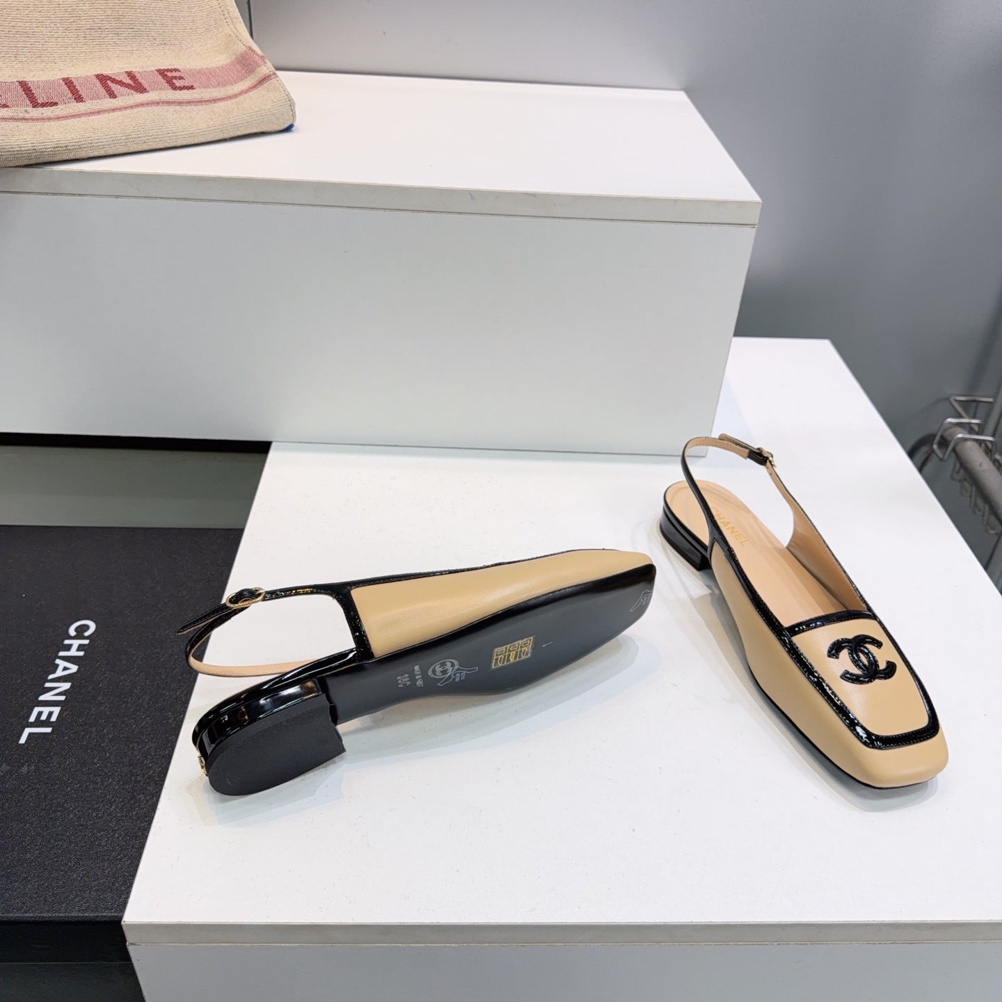 CHANEL 26S SLINGBACK FLATS IN BEIGE CALFSKIN WITH BLACK PATENT