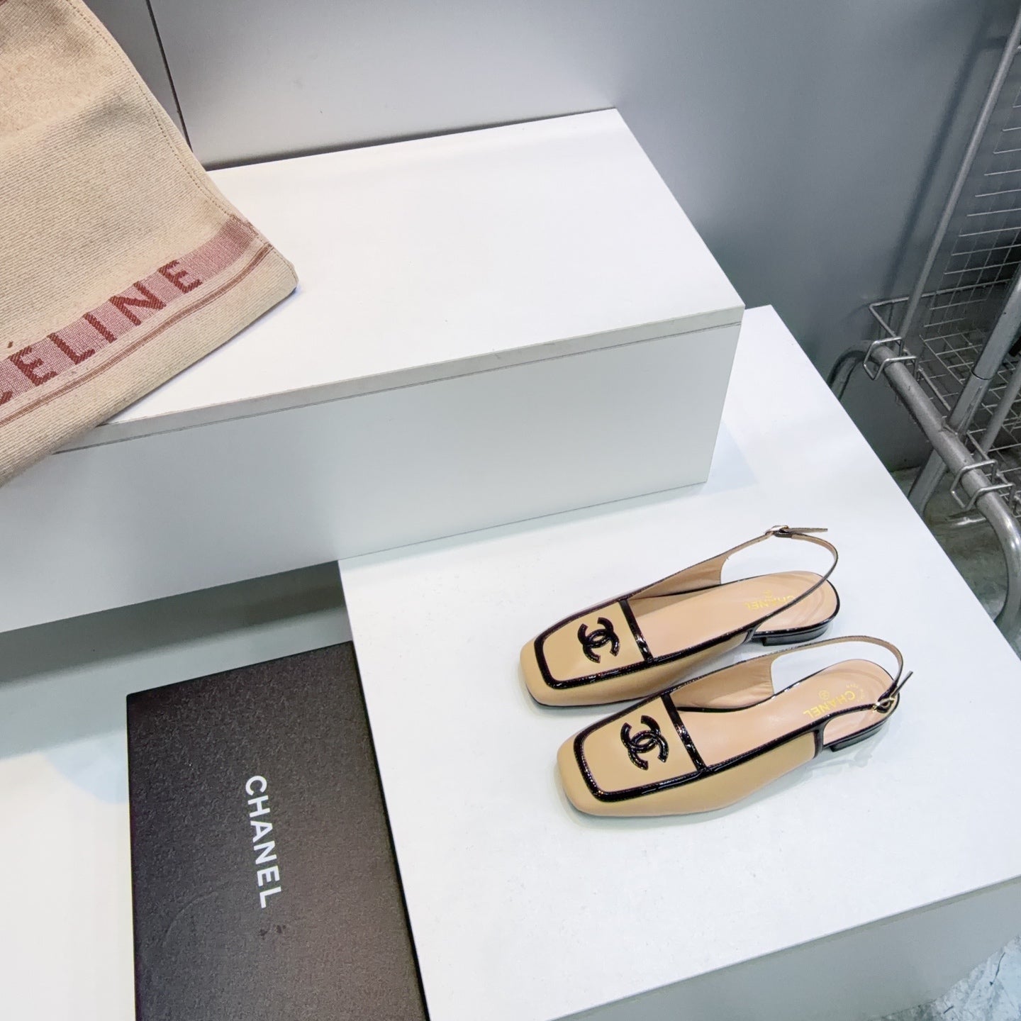 CHANEL 26S SLINGBACK FLATS IN BEIGE CALFSKIN WITH BLACK PATENT