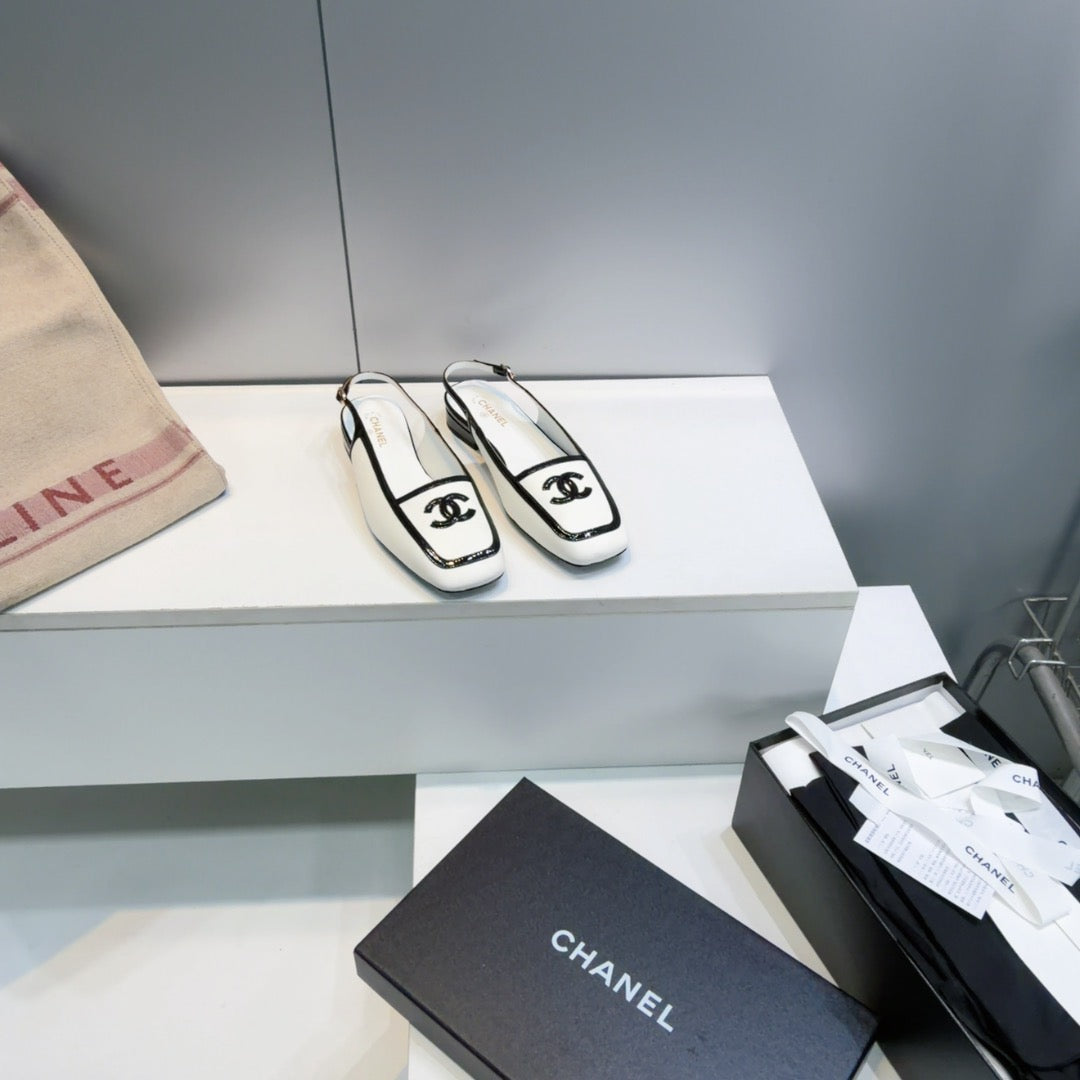 CHANEL 26S SLINGBACK FLATS IN WHITE CALFSKIN WITH BLACK PATENT