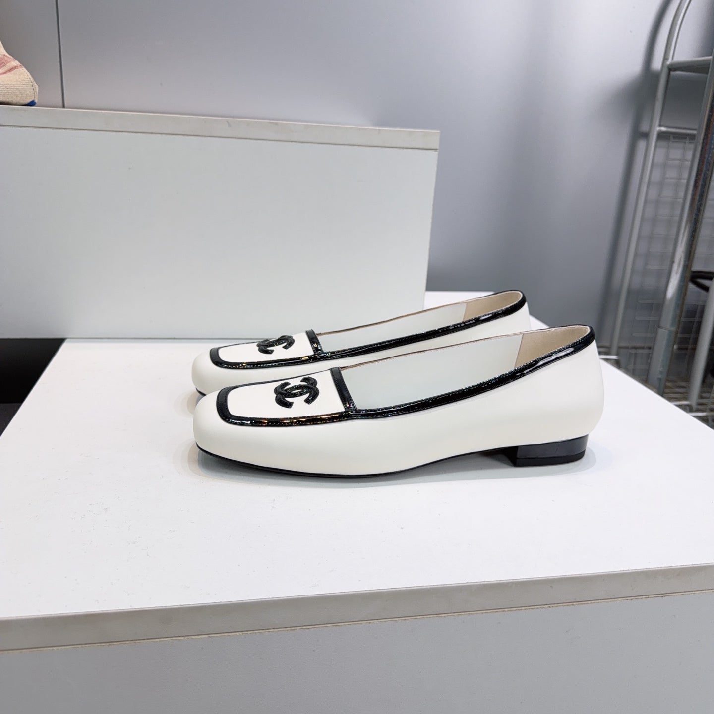 CHANEL 26S SQUARE TOE FLATS IN WHITE CALFSKIN WITH BLACK PATENT