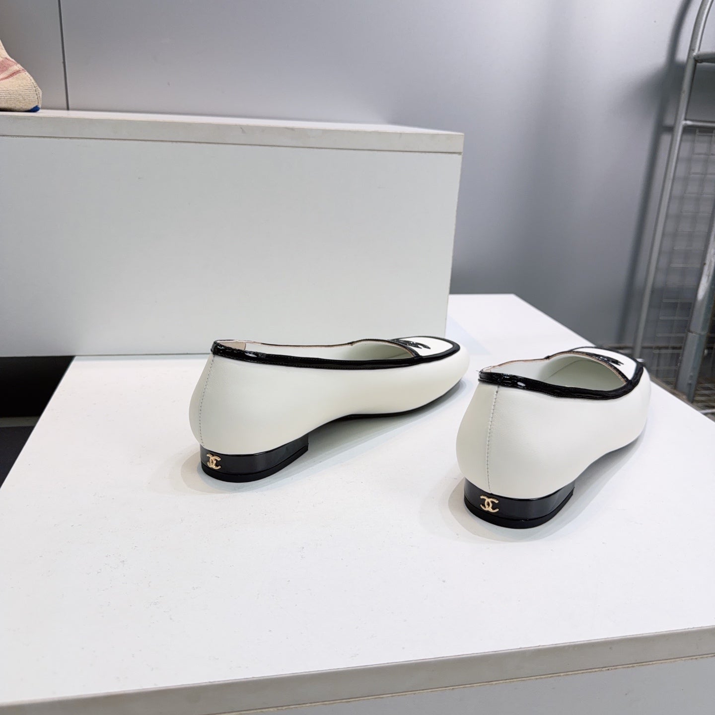CHANEL 26S SQUARE TOE FLATS IN WHITE CALFSKIN WITH BLACK PATENT