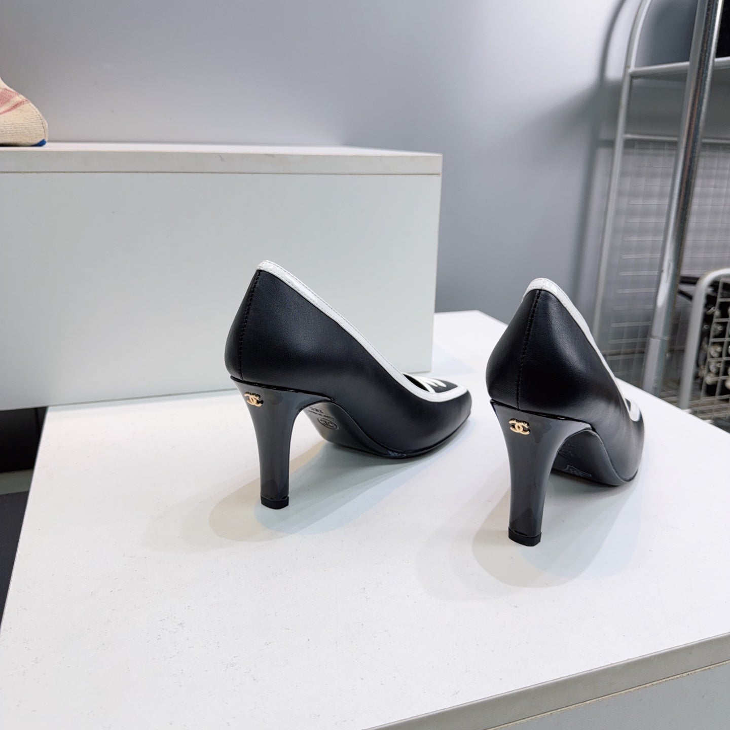 CHANEL 26S HIGH HEEL PUMPS 85 MM IN BLACK CALFSKIN WITH WHITE PATENT