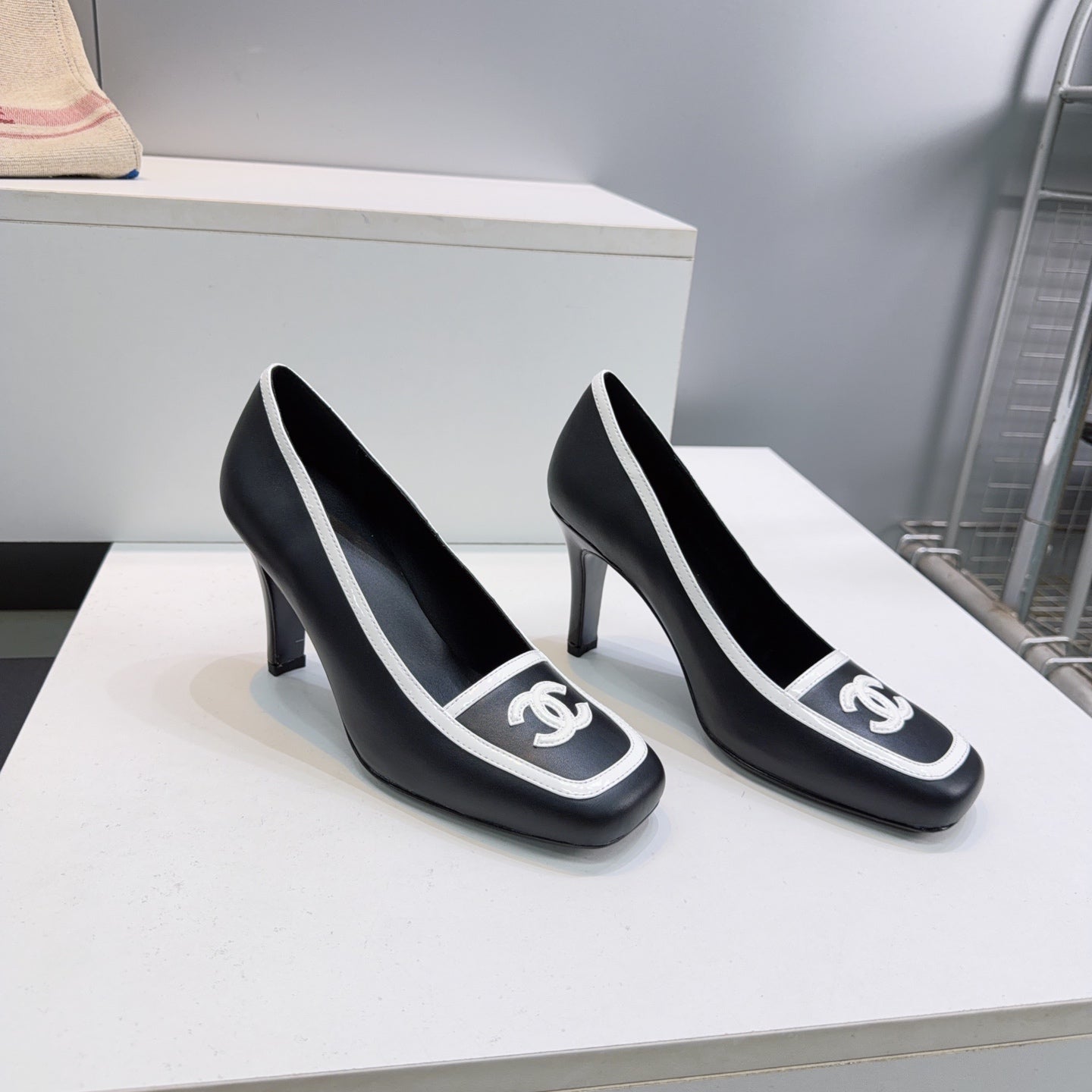 CHANEL 26S HIGH HEEL PUMPS 85 MM IN BLACK CALFSKIN WITH WHITE PATENT