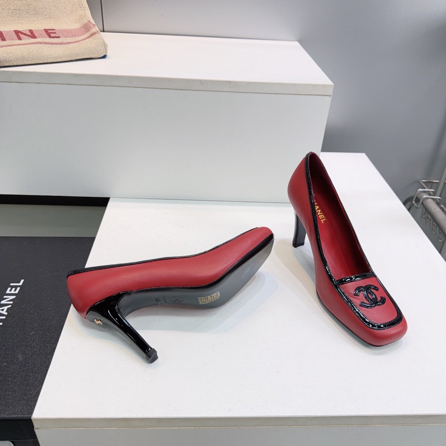 CHANEL 26S HIGH HEEL PUMPS 85 MM IN RED CALFSKIN WITH BLACK PATENT