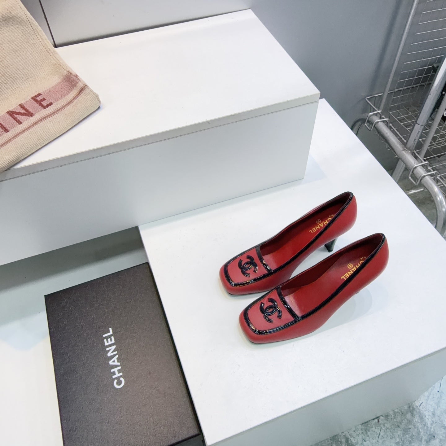 CHANEL 26S HIGH HEEL PUMPS 85 MM IN RED CALFSKIN WITH BLACK PATENT